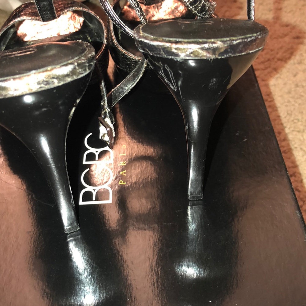 Metallic Gold Heels - Picture 2 of 4
